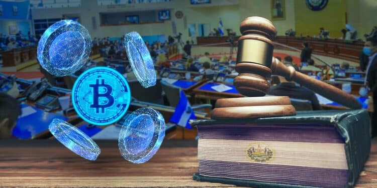 moneda de bitcoin entre monedas digitales junto a libro de leyes con bandera de El Salvador y martillo de juez, con asamble legislativa en el fondo