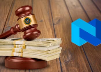 mazo judicial sobre pila de dolares con logo de la SEC junto a logo de Nexo