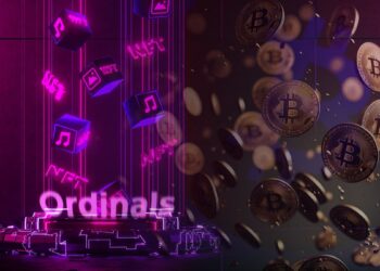 monedas de bitcoin cayendo junto a bloques de nft ordinalrs subiedo en red digital