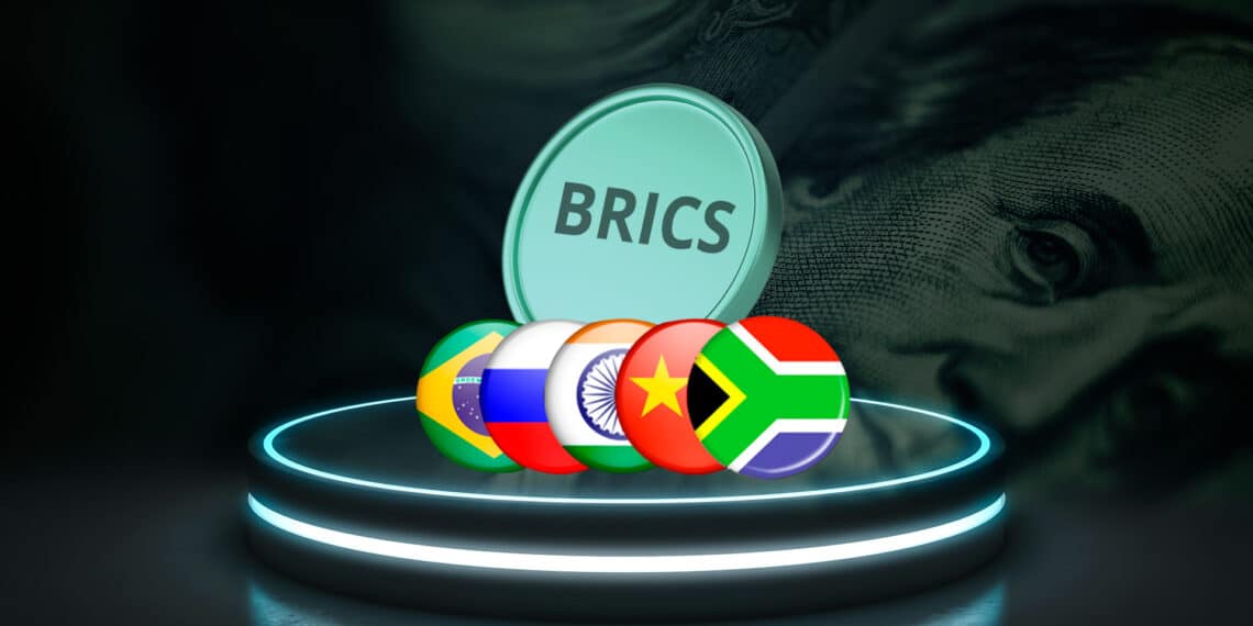 BRICS, banderas que lo conforman y dolar.