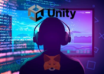 Persona jugando junto a códigos, logo de metamask y Unity