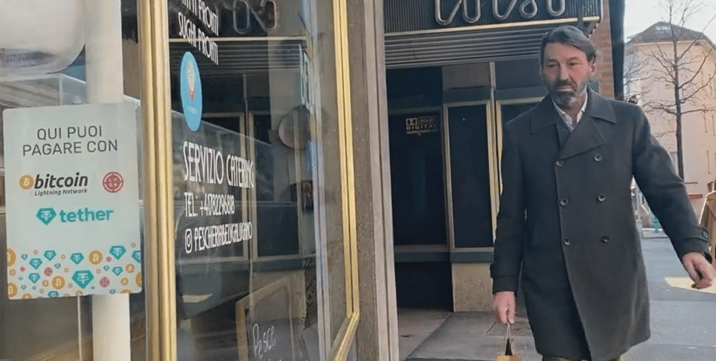 anuncio en tienda para el pago con bitcoin en la ciudad de Lugano