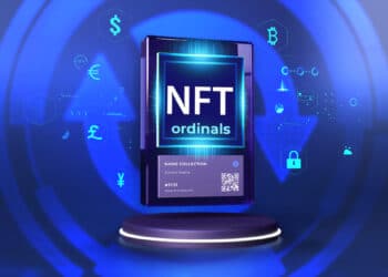 tarjeta digital de NFT ordinal sobre plataforma con icono de actualizacion en el fondo
