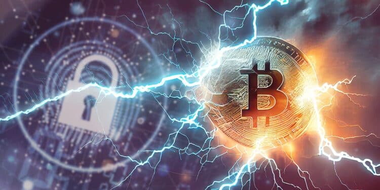 moneda de bitcoin entre relampagos con candado de seguridad en el fondo