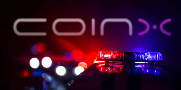 logo de CoinX entre luces de patrullas policiales
