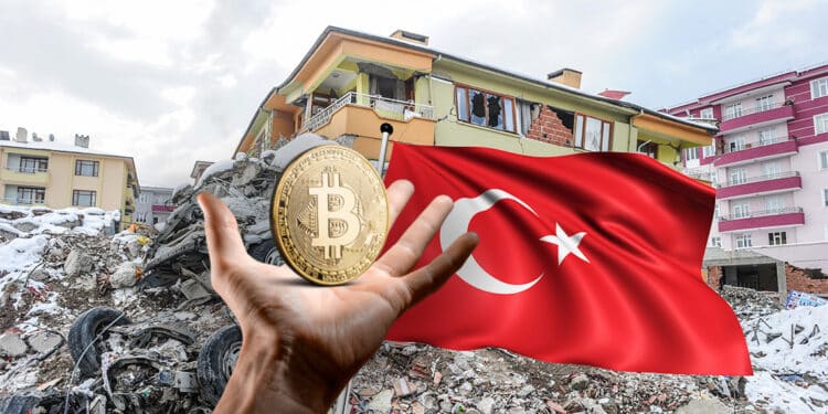 Terremoto Turquía y mano con BTC
