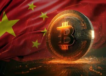 Bitcoin y bandera de China.