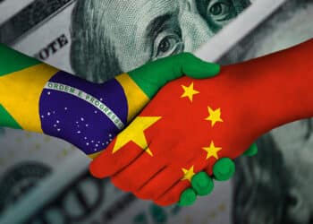 Acuerdo entre Brasil y China con dólares de fondo.