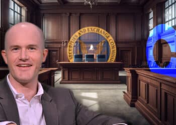 Brian Armstrong en sala de juicio con Logo de Coinbase en estrado y logo de la SEC en el fondo