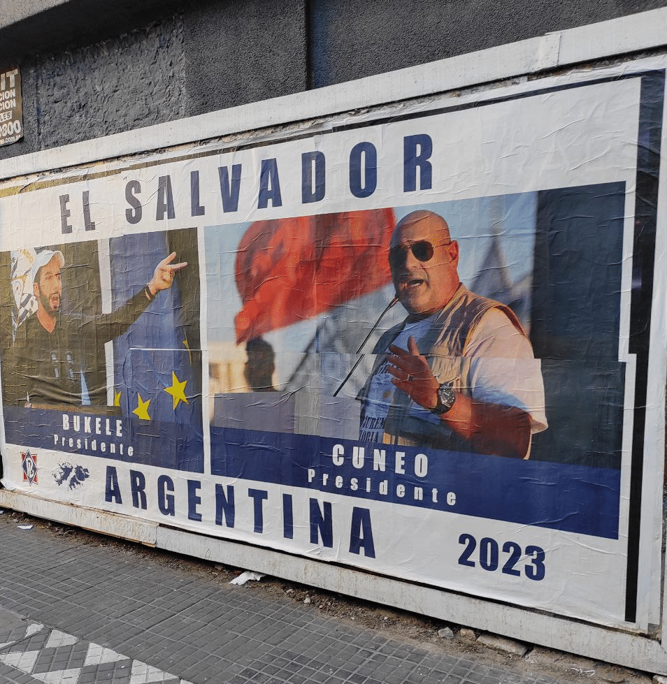 publicidad callejera de la campaña de Cúneo.