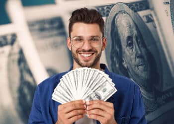 Bitcoiner y dolares.
