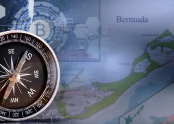 brujula señalando sur con mapa de Bermuda junto a logo de bitcoin interconectado en el fondo