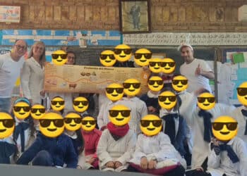 fotografía de participantes y educadores de Escuelita Bitcoin en Uruguay