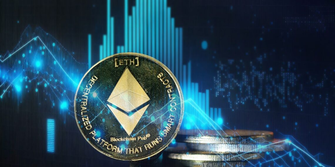 monedas de ethereum con grafico decreciente en el fondo y linea descendente superpuesta