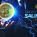 empresario sosteniendo moneda de bitcoin flotando entre relampagos junto a logotipo de Grupo Salinas