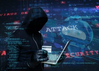 hacker entre codigo de hackeo con bot digital en el fondo