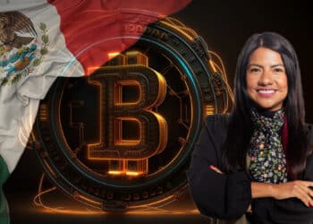 Indira Kempis con moneda de bitcoin y bandera de México en el fondo