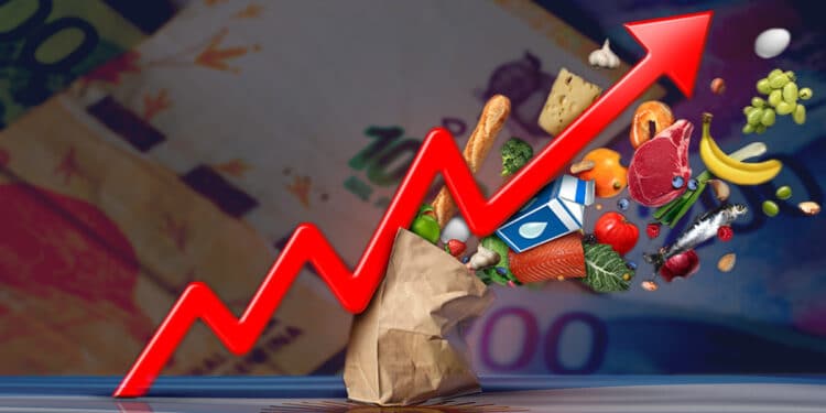 bolsa de compras golpeada por flecha creciente con billetes de pesos argentinos en el fondo y bandera de Argentina reflejada sobre mesa