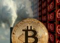 moneda de bitcoin con emisiones de carbono y rigs de minería en el fondo