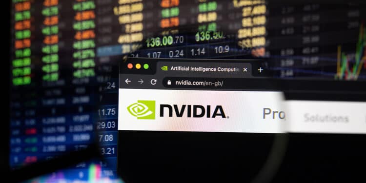 lupa enfocando página web de nvidia con graficos de mercado de valores en el fondo