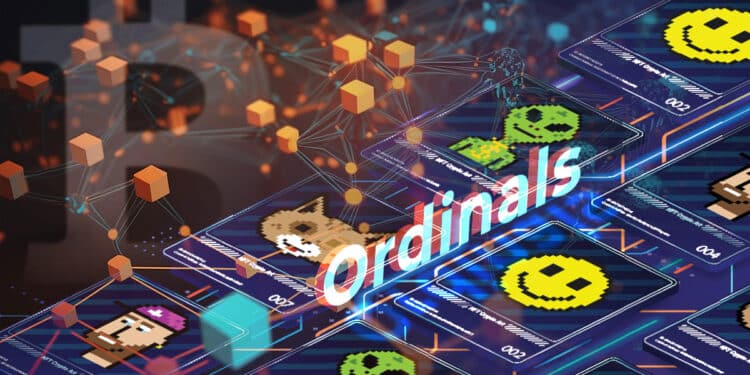 tarjetas de NFT Ordinals sobre blockchain con logo de bitcoin en el fondo