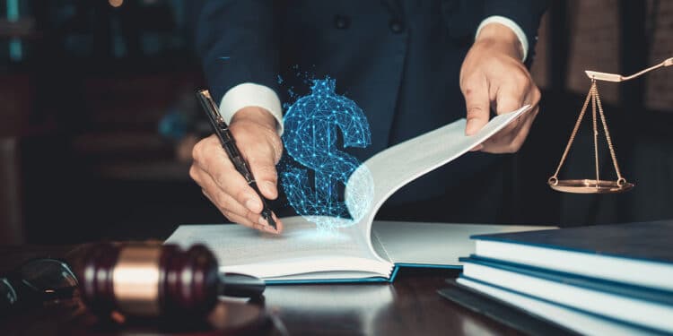 simbolo de dolar digital sobre libro de leyes con abogado firmando hoja en el fondo