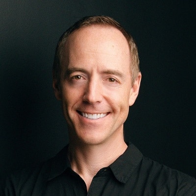 Reeve Collins es fundador de Tether y Blockv.