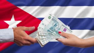 Tiendas, cafés y restaurantes de Cuba comenzarán a aceptar rublos rusos como pago