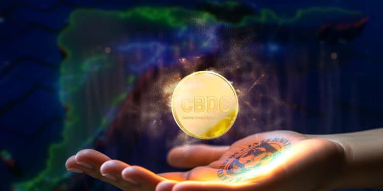 moneda de CBDC brillante y flotando sobre mano con logo del FMI y mapa de latinoamerica en el fondo