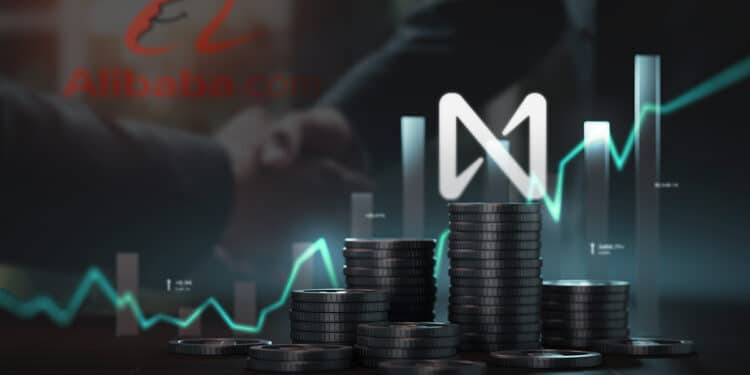 logo de Near sobre monedas apiladas con personas estrechando sus manos y logo de Alibaba en el fondo