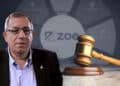 Carlos Maslatón con martillo de juez y ZOE en el fondo