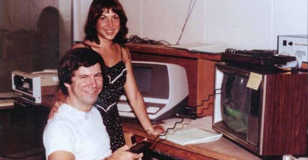 Hal Finney junto a su esposa de jovenes