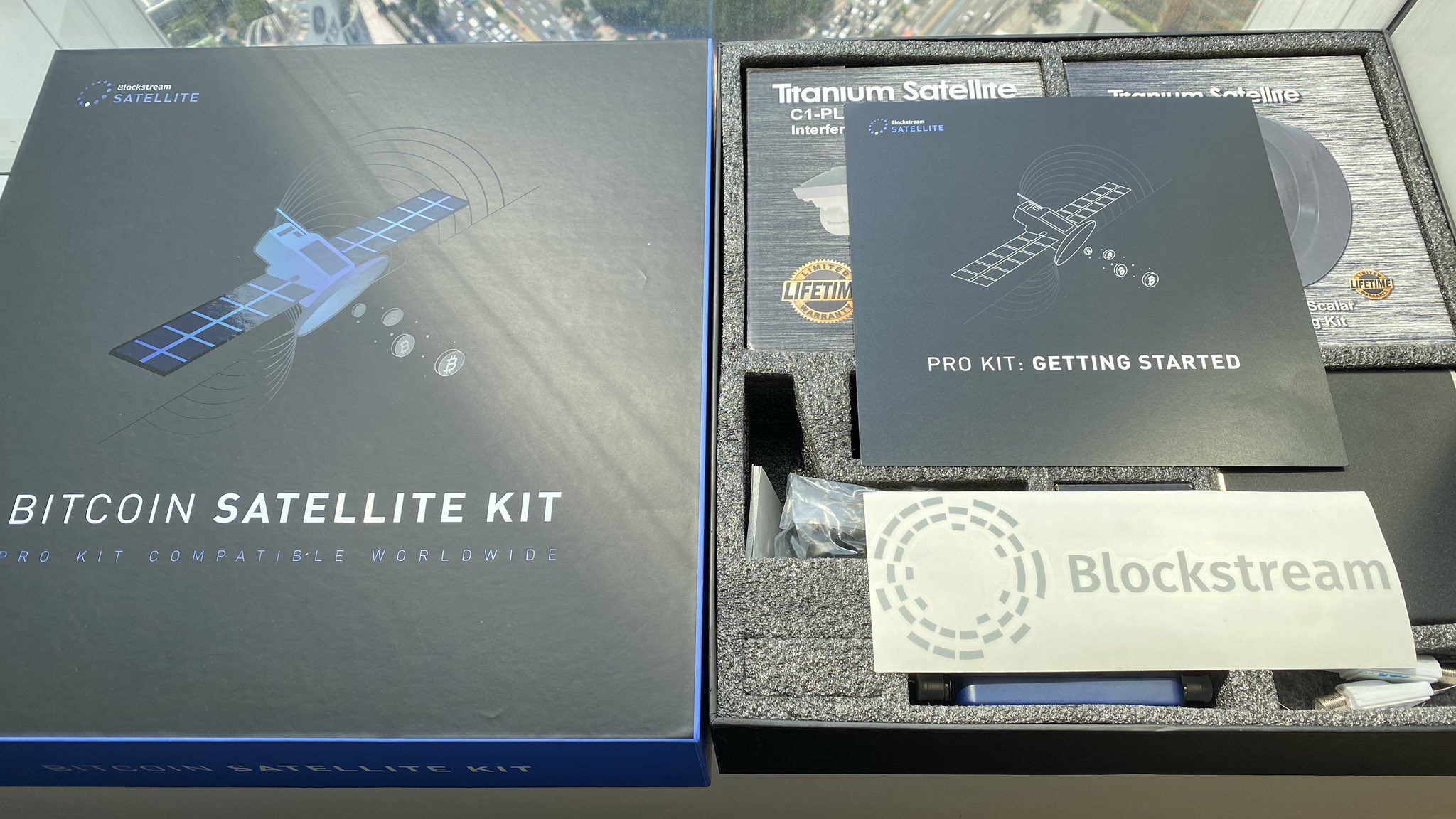 Blockstream-Satelite-Kit-Bitcoin