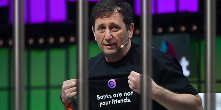 Alex Mashinsky detrás de rejas