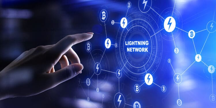 mano seleccionando lightnign network en red digital