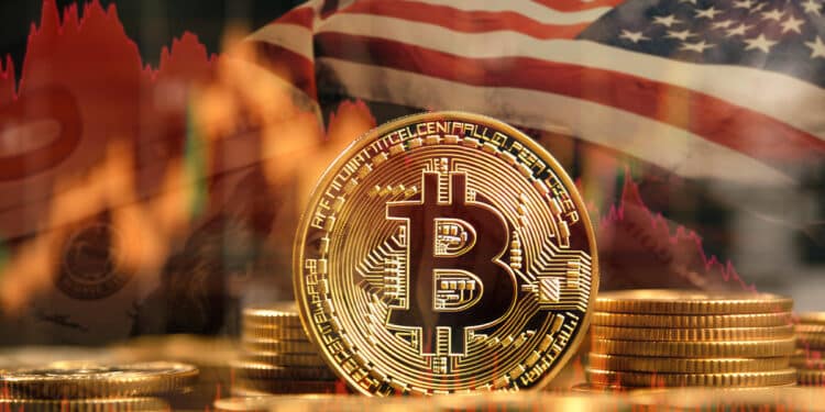 moneda de bitcoin entre monedas apiladas con grafico de inflación y bandera de los Estados Unidos en el fondo