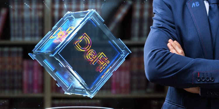 cubo de DeFi junto a hombre con brazos cruzados y biblioteca legal en el fondo