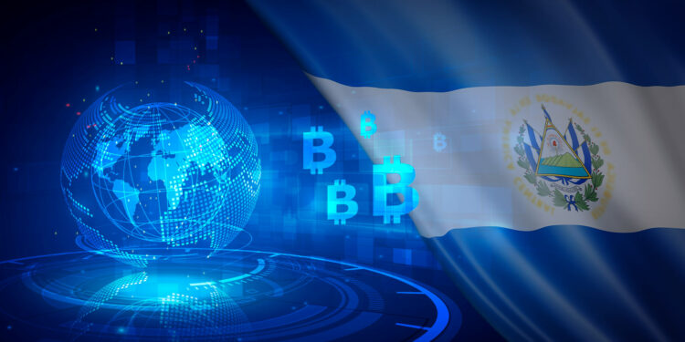 Bandera de El Salvador y remesas de bitcoin.