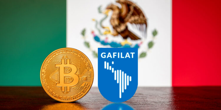 Bitcoin, logo de gafilat y bandera de México.