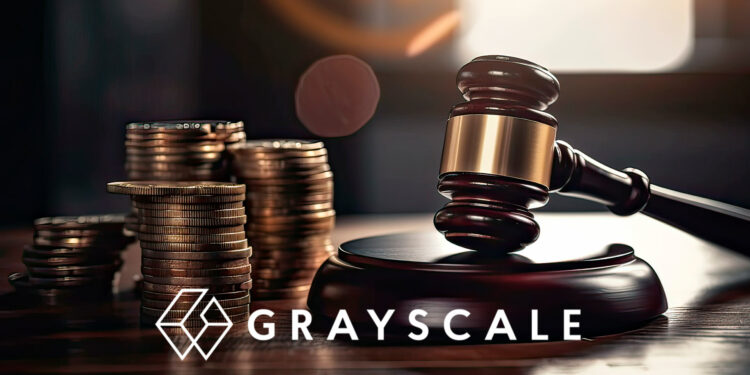 Martillo de ley, criptomonedas y logo de Grayscale.
