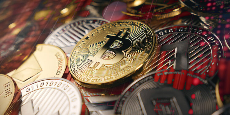 moneda de bitcoin entre criptomonedas con grafico de precio en rojo superpuesto