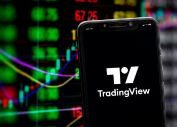 TradingView es una herramienta vital para hacer trading e inversión de criptomonedas. Fuente: JorgeEduardo / stock.adobe.com.