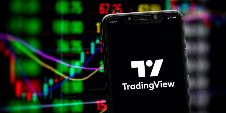 TradingView es una herramienta vital para hacer trading e inversión de criptomonedas. Fuente: JorgeEduardo / stock.adobe.com.