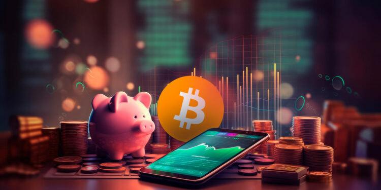 Bitcoin, monedas, chanchito y celular.