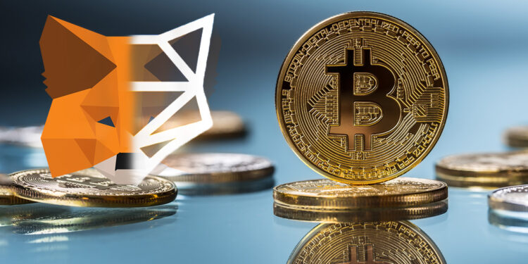 moneda de bitcoin junto a logos fusionados de Metamask y ShapeShift