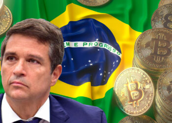 Presidente del Banco Central, bandera de Brasil y bitcoin.