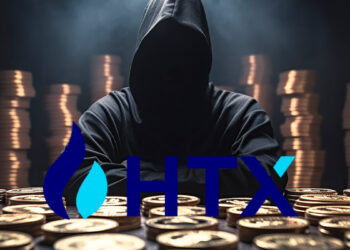 logo de HTX sobre monedas apiladas sobre mesa con hacker y más monedas apiladas en el fondo