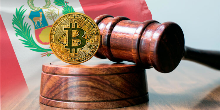 Ley bitcoin y bandera de Perú.