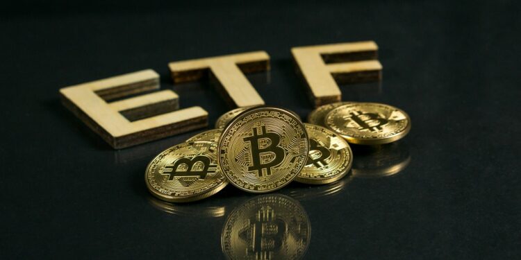 El ETF de bitcoin de Ark Invest da un paso importante para poder operar en el mercado - Fuente: stock.adobe.com