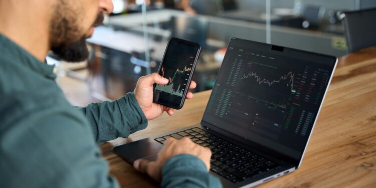 Aumenta el volumen de comercio de bitcoin en exchanges - Fuente: stock.adobe.com